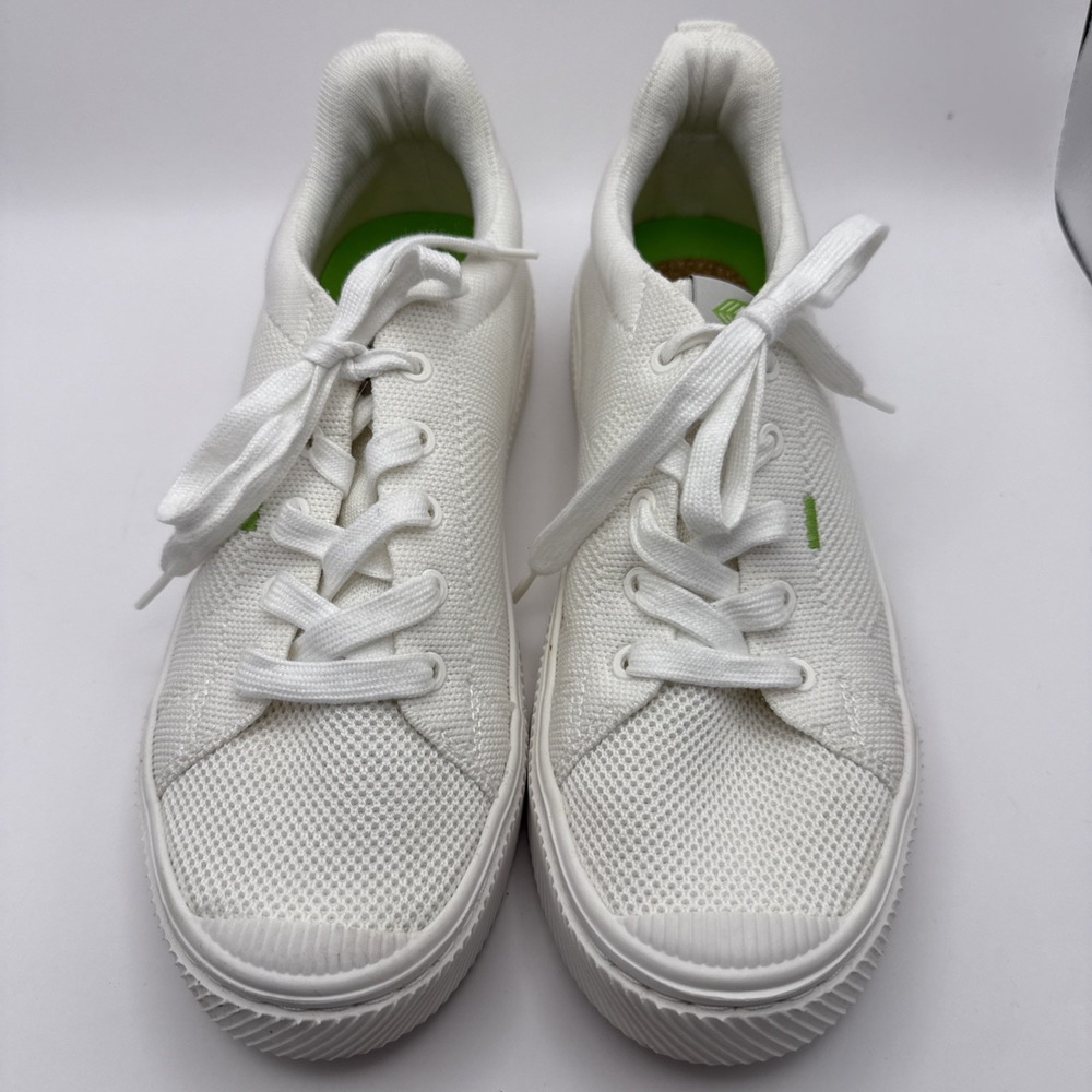 Cariuma Womens OCA Low Off-White Canvas Sneaker size M 6.5/W 8